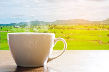 Kahve doğa arka planda ahşap tablo