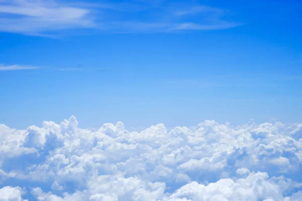 Kék ég, a felhők felett — Stock Fotó