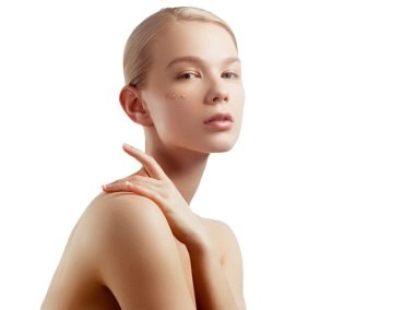 Kadın Güzellik yüz portre sağlıklı deri ile. Güzellik kadını yüz portre. Güzel spa modeli mükemmel taze temiz ten kızla. Gençlik ve cilt bakım kavramı