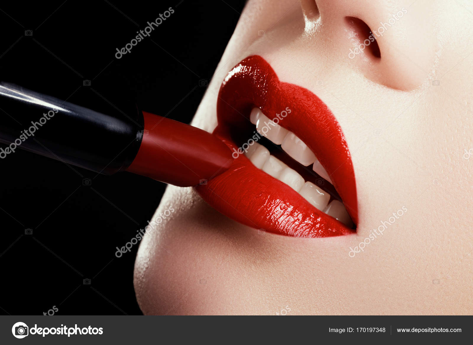 Tarief Haan Birma Close-up van vrouw lippen met mode rode make-up. Prachtige vrouwelijke  mond, volle lippen met perfecte make-up ⬇ Stockfoto, rechtenvrije foto door  © looking_2_the_sky #170197348