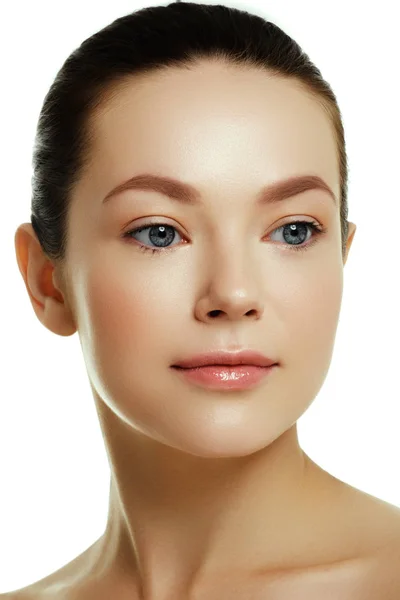 Beautiful face of a young caucasian woman. Woman beauty face — Stock Photo, Image