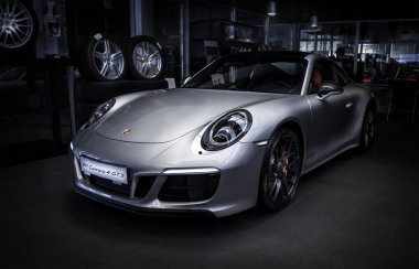 Porsche carrera 4 gts