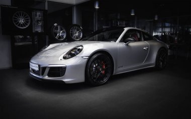 Porsche carrera 4 gts