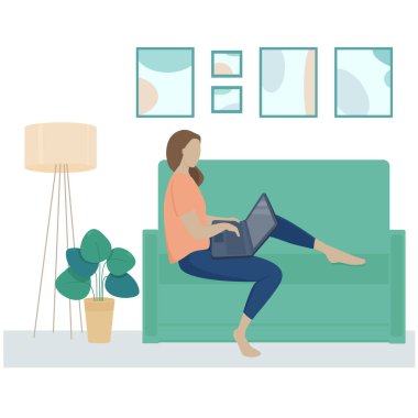 Kız kanepede oturuyor, elinde bir laptop var. İş, evde eğitim, serbest çalışma, vektör.