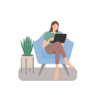 Kız bir koltukta oturuyor, elinde bir dizüstü bilgisayar tutuyor. Çalış, evde çalış, serbest çalış..