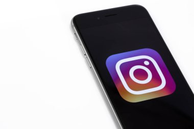Instagram logosu Apple iPhone 6s. 