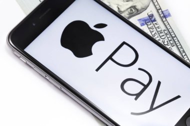 Para ve Apple iphone 6s Apple ödeme hizmeti logolu.