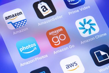 Amazon Go simge uygulaması, ekrandaki akıllı telefon servisleri yakın çekim, makro. Amazon Go, Amerika Birleşik Devletleri 'nde çevrimiçi bir mağaza perakendecisi. Moskova, Rusya - 23 Kasım 2019