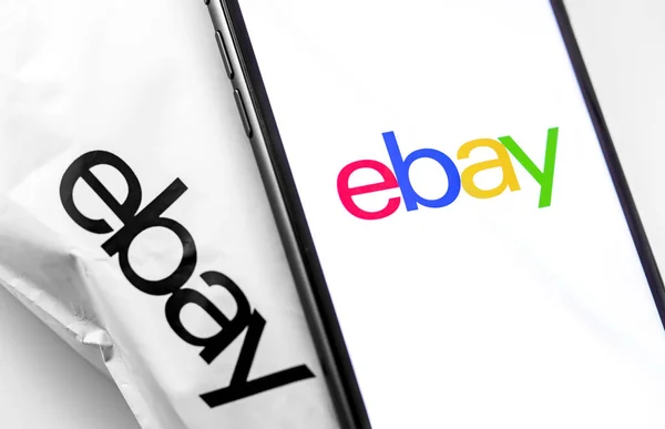 Logotipo Ebay Smartphone Tela Fechamento Saco Plástico Ebay Ebay Dos — Fotografia de Stock