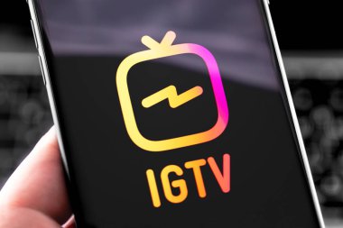 Akıllı telefondaki IGTV logosu. IGTV, Android ve iOS 'taki akıllı telefonlar için Instagram' dan ayrı bir video uygulamasıdır. Moskova, Rusya - 12 Aralık 2019 