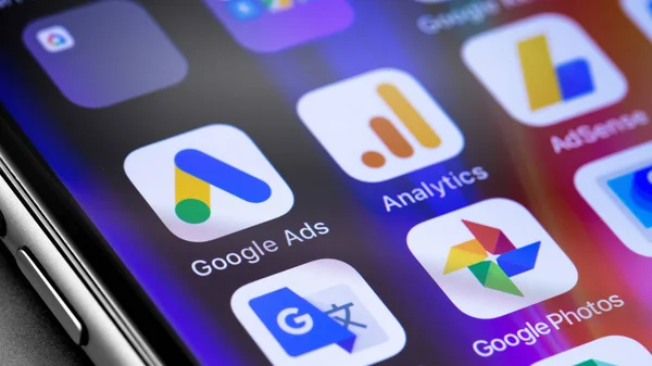 Google Ads Analytics Ikony Aplikacji Ekranie Smartfona Zbliżenie Google Ads — Zdjęcie stockowe