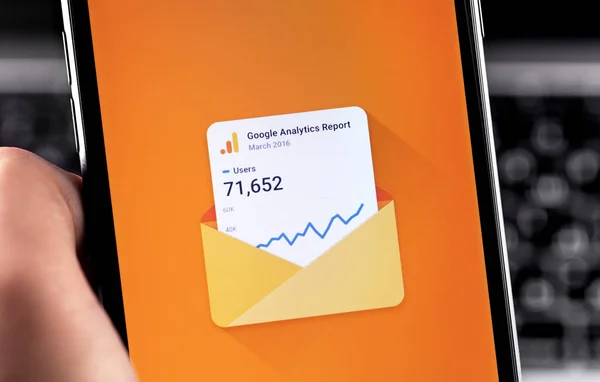 Google Analytics App Display Smartphone Closeup Google Analytics Free Service — Stock Photo, Image