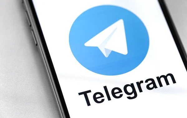 Логотип Telegram Экране Смартфона Telegram Кросс Платформенный Мессенджер Москва Россия — стоковое фото