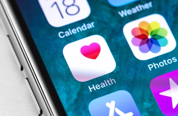 Apple Iphone Приложением Apple Health Дисплее Apple Inc Американская Многонациональная — стоковое фото