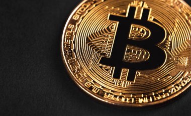 Bitcoin kripto para Karanlıkta, yakın plan