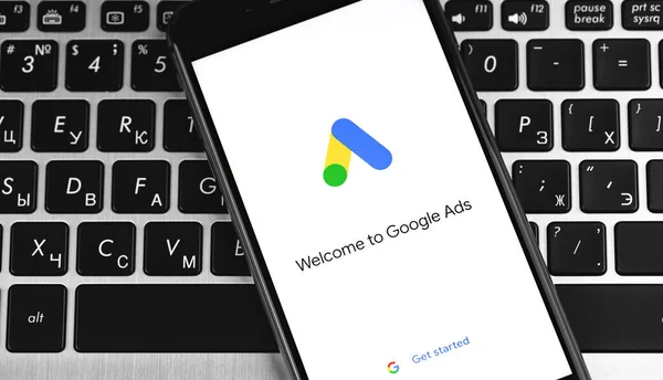 Google Ads Adwords Logo Het Scherm Iphone Notebook Toetsenbord Closeup — Stockfoto