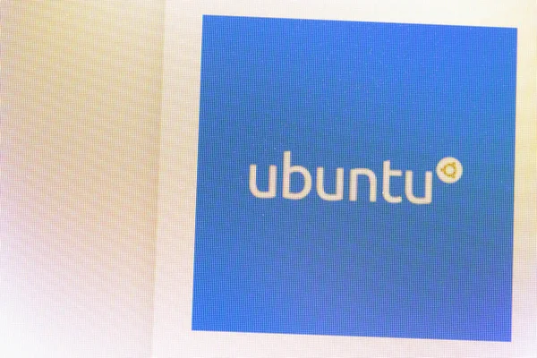 Ubuntu Logo App Auf Dem Bildschirm Notebook Ubuntu Ist Ein — Stockfoto