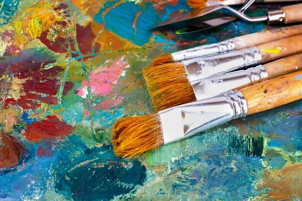 Tavolozza Dell Artista Con Colori Olio Pennelli Pittura — Foto Stock