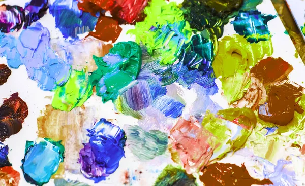 Oljefärger på konstnärens palett för målning — Stockfoto