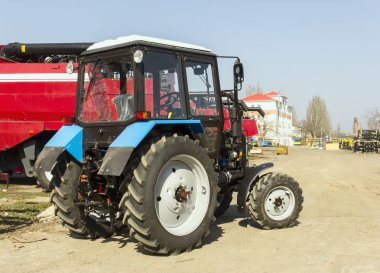 Birleştirir ve traktörler, Tarım makineleri, tarım mach