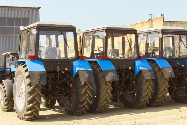 Combineert en tractoren, landbouwmachines, agrarische mach — Stockfoto