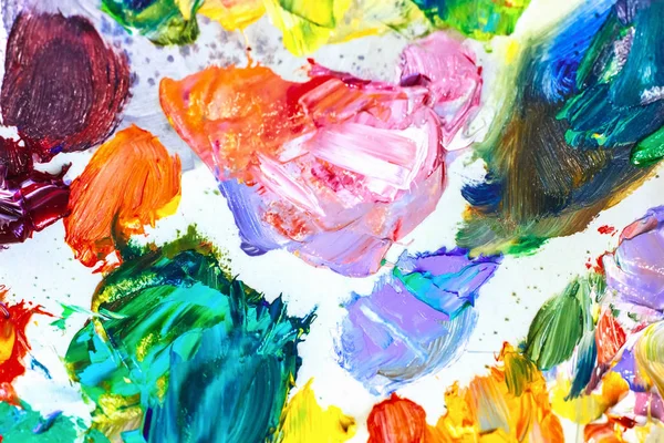 A festmény a művész palettáján olajfesték — Stock Fotó