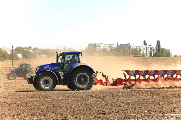 Виставка сільськогосподарської техніки, поєднує в собі і тракторів. Великобританія — стокове фото