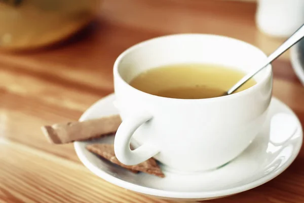 Taza de café en la cafetería - imágenes de estilo efecto vintage —  Fotos de Stock