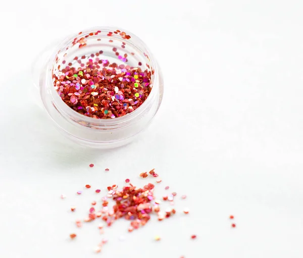 Glitter และ sequins สําหรับการออกแบบเล็บและแต่งหน้า ตกแต่งสําหรับ — ภาพถ่ายสต็อก