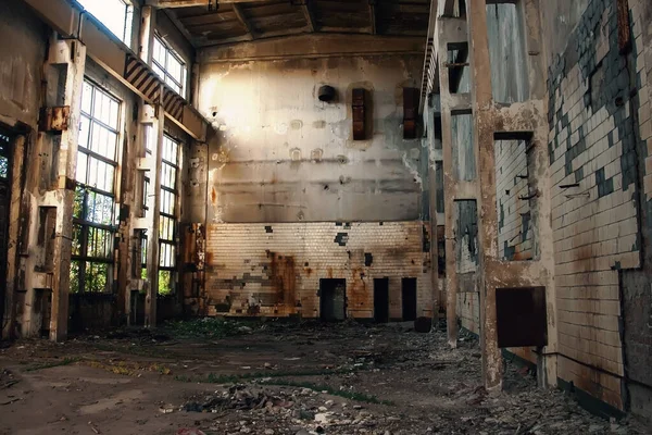 Grande Salle Industrielle Abandonnée Zone Dangereuse Intérieur Industriel Abandonné Avec — Photo