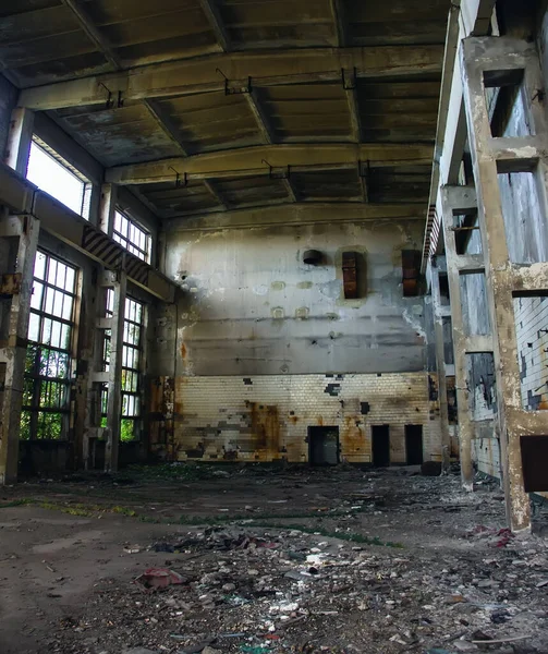 Grande Salle Industrielle Abandonnée Zone Dangereuse Intérieur Industriel Abandonné Avec — Photo