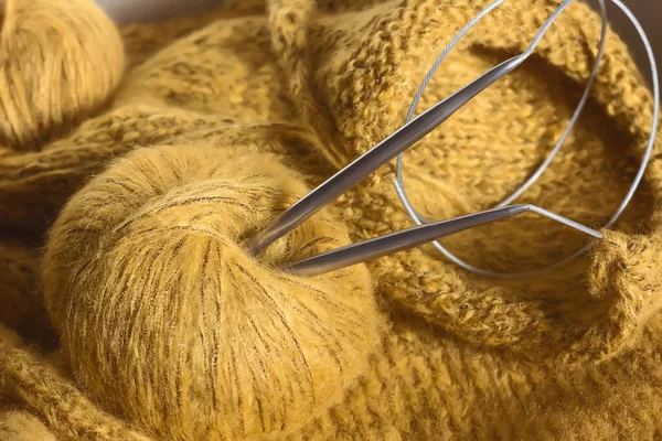 Fäden Und Stricknadeln Decken Stricken Strickpullover Handarbeiten Als Hobby Und — Stockfoto