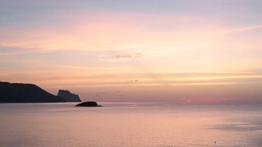 Altea sonbaharda gündoğumu.