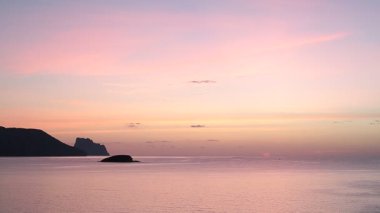 Altea sonbaharda gündoğumu.