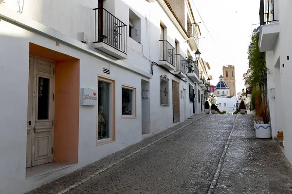 Вулиць селища курорт Алтея, Іспанія. — стокове фото