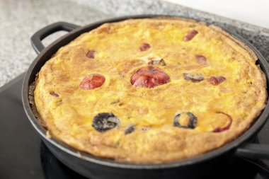 Kabuk, pirinç çanağı tipik bir Elche.