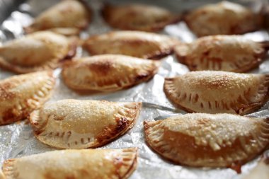 El ile yapılan kabak börek.