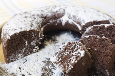 Şeker cam ev yapımı çikolatalı kek 