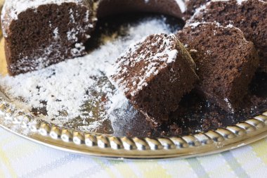 Şeker cam ev yapımı çikolatalı kek 