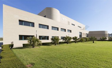 Elche Miguel Hernandez Üniversitesi için karşılık gelen yapı