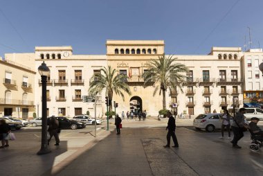 Elche şehir meclisi ile Plaza de Baix