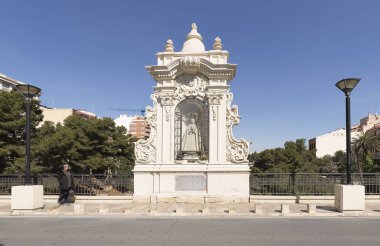 Elche şehir içinde Virgin Köprüsü.