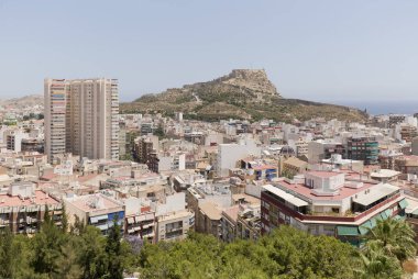 Alicante, İspanya şehir manzarası. 