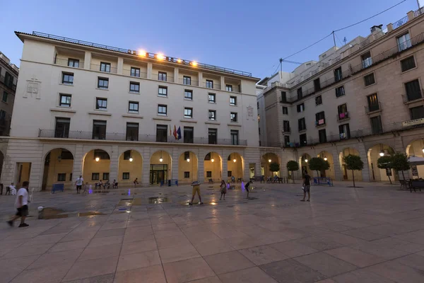 西班牙阿利坎特市的市政厅广场 — 图库照片