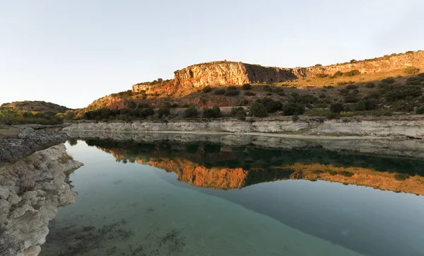 Ruidera lagün içinde günbatımı manzara. 