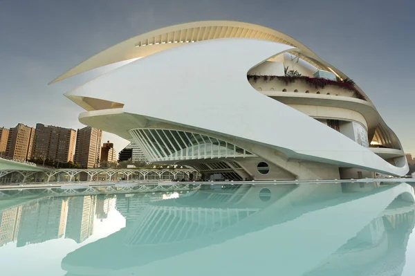 The Palau de les Arts Reina Sofia is the opera house of Valencia — Stock Photo, Image