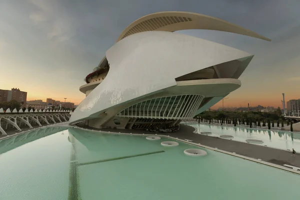 The Palau de les Arts Reina Sofia is the opera house of Valencia — Stock Photo, Image