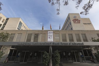 Üniversite Hastanesi San Juan de Alicante ana giriş