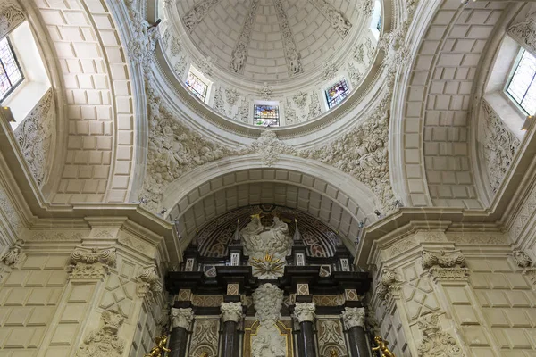 Detalles en el interior de la iglesia de San Nicol de Bari — Foto de Stock