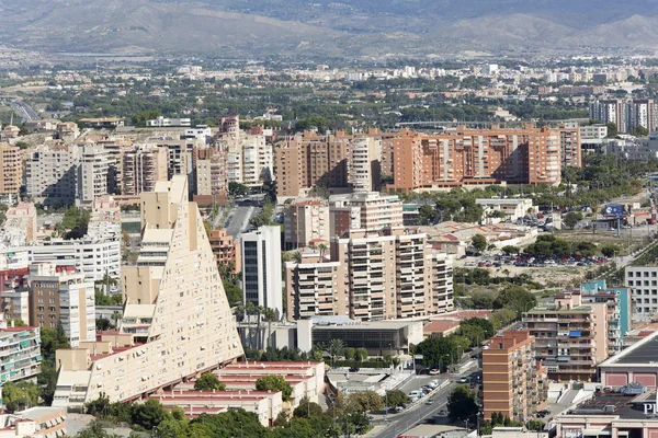 Alicante kentinin bir bölümünden şehir manzarası.